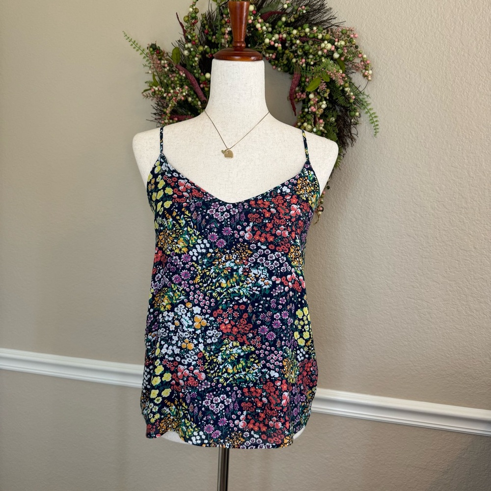 💥3/$15 Gap floral spaghetti strap tank top size xs